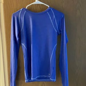 Stretchy long sleeve work out shirt